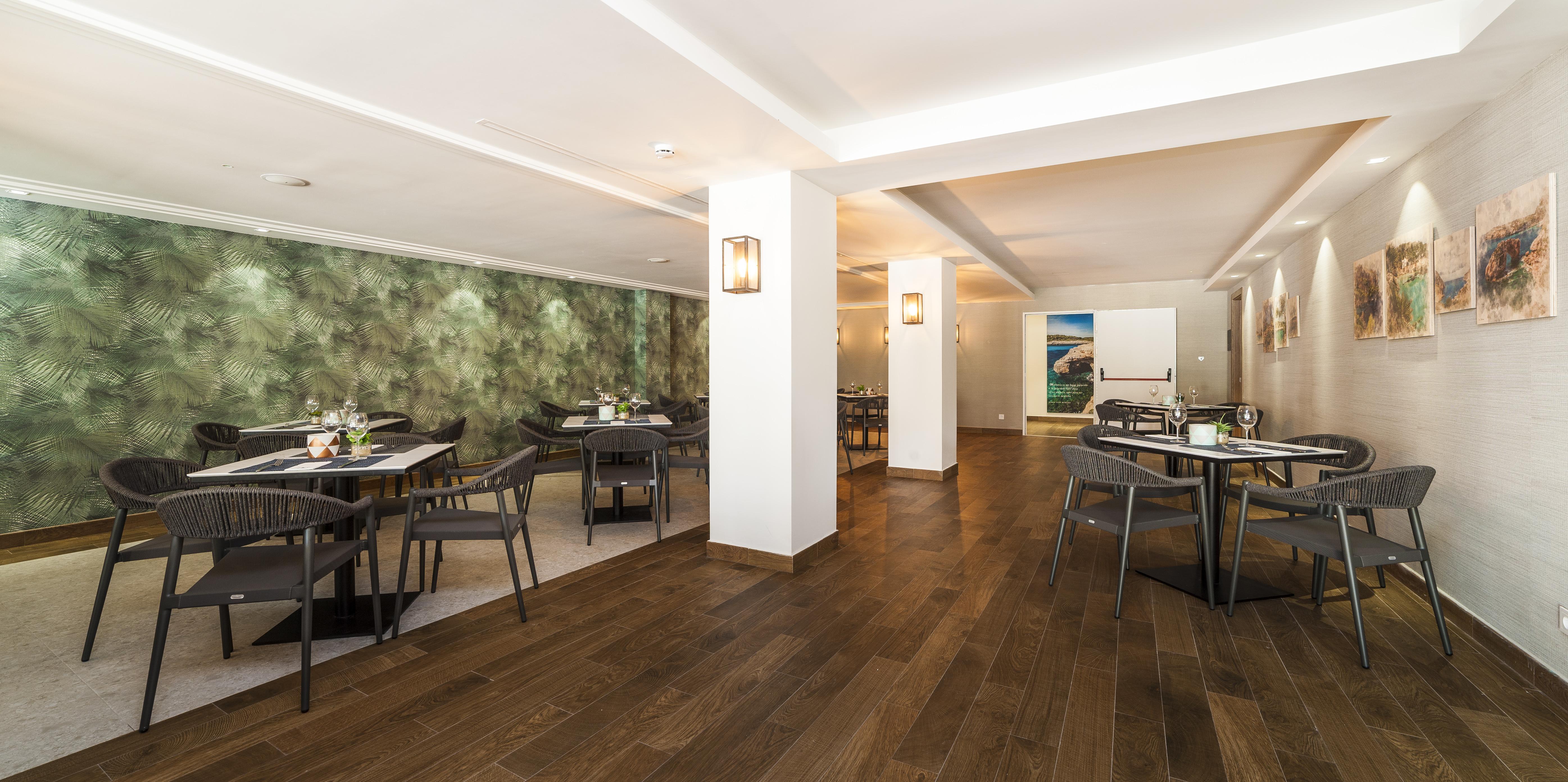 Eurostars Marivent Hotel PMI Buitenkant foto Interior of the restaurant