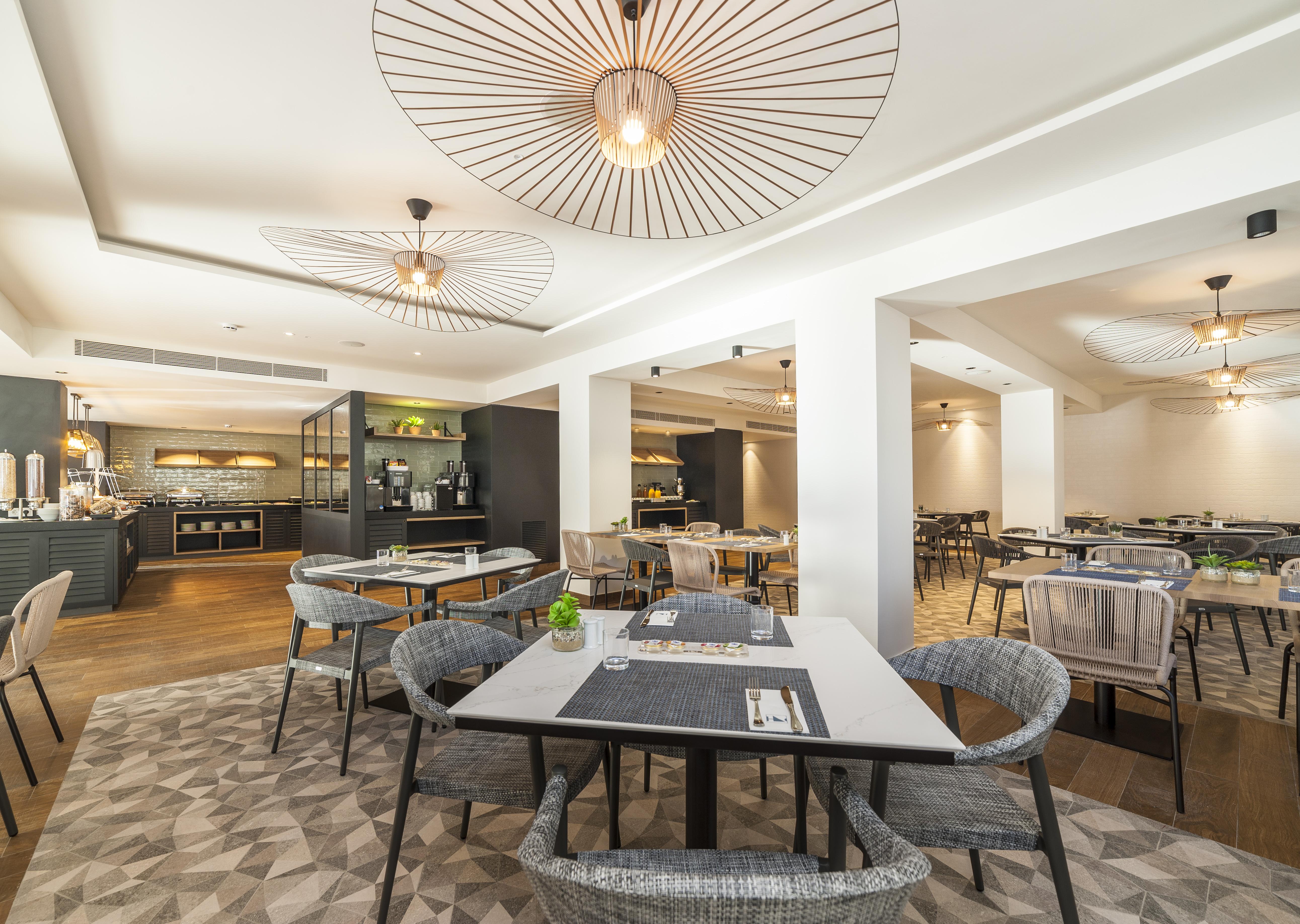 Eurostars Marivent Hotel PMI Buitenkant foto Interior of the hotel